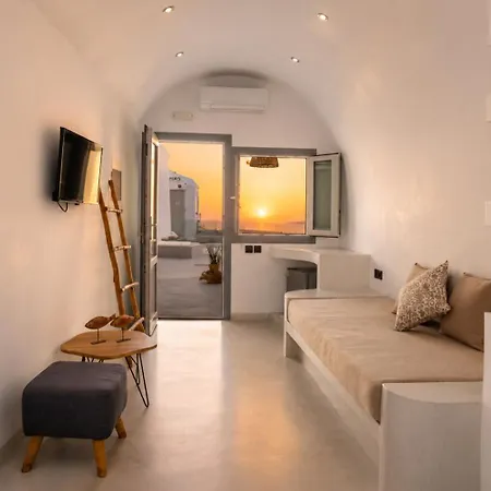 Crater View Suites, Center Caldera With Hot Tubs Apartamento Fira (Santorini)
