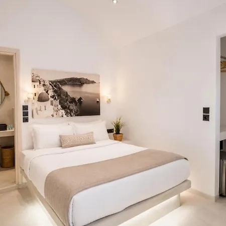 Crater View Suites, Center Caldera With Hot Tubs Fira (Santorini)